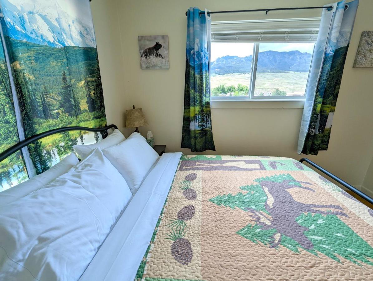 Yellowstone Treasure Guesthouses On The River Gardiner Buitenkant foto