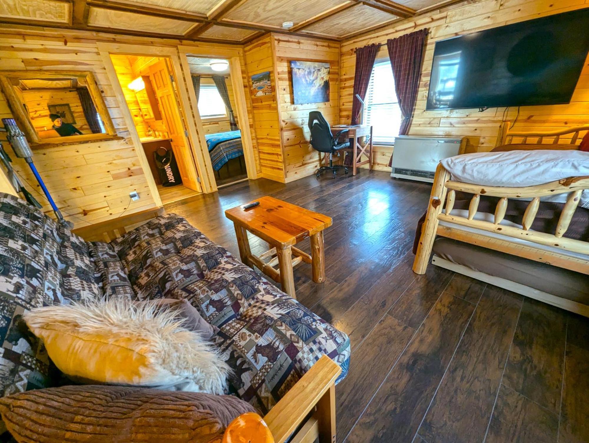 Yellowstone Treasure Guesthouses On The River Gardiner Buitenkant foto