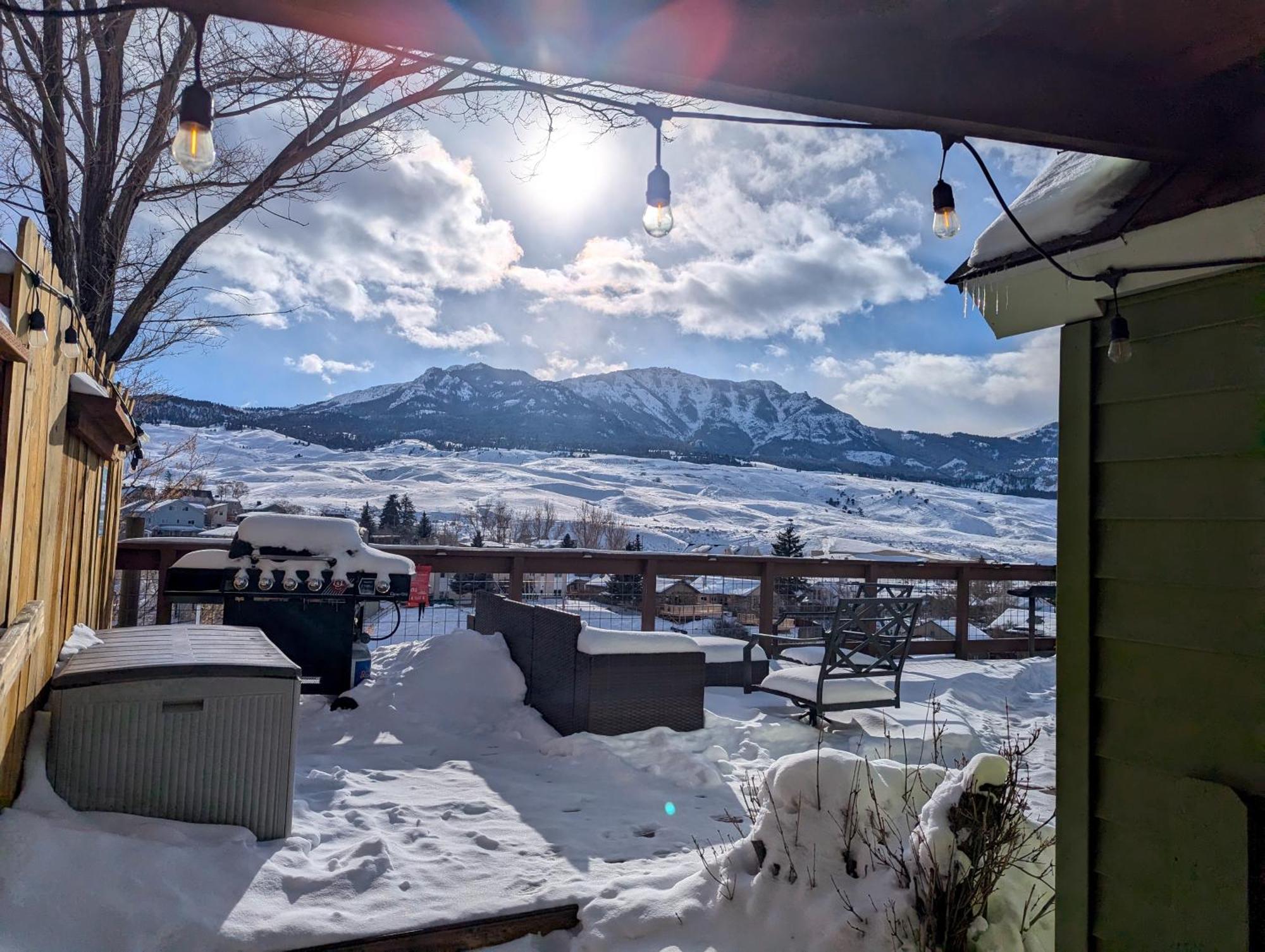 Yellowstone Treasure Guesthouses On The River Gardiner Buitenkant foto