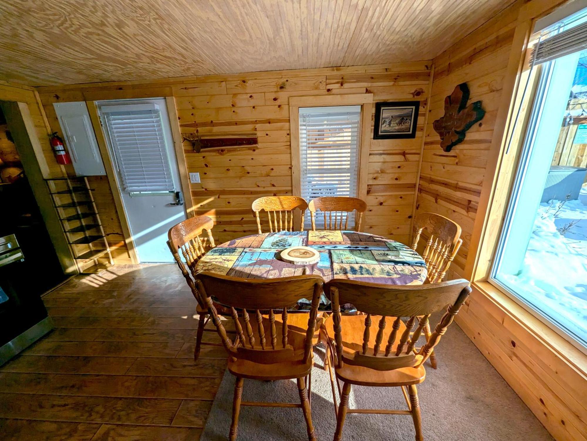 Yellowstone Treasure Guesthouses On The River Gardiner Buitenkant foto